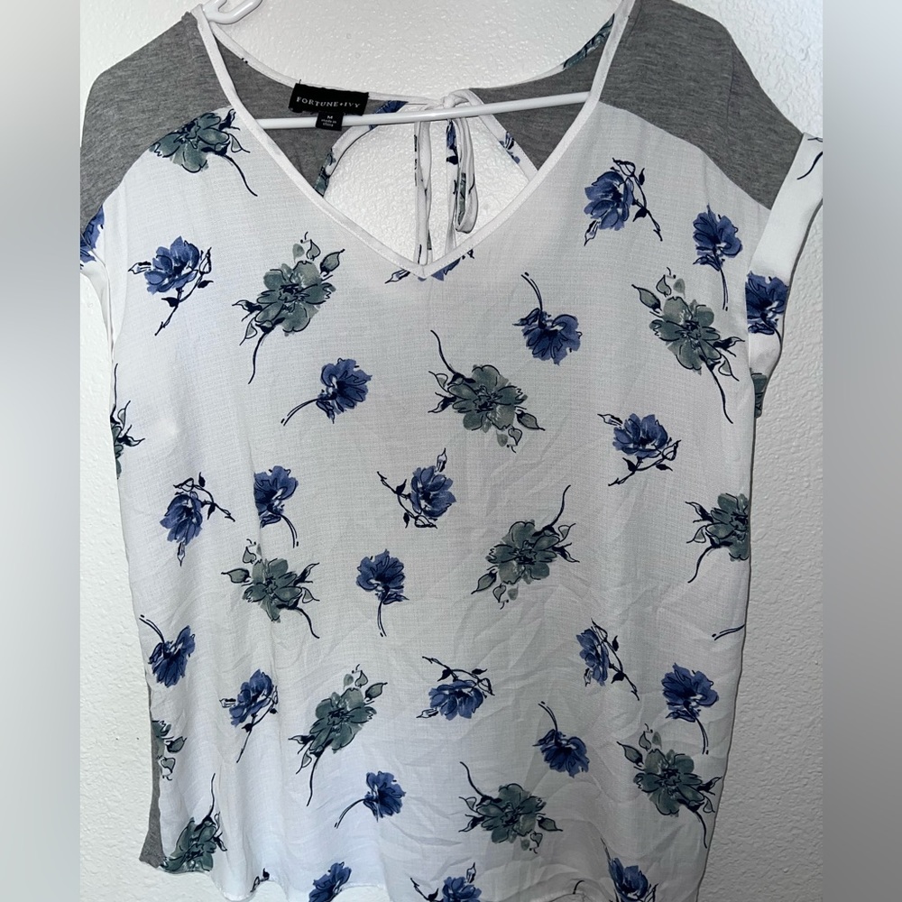 Fortune + Ivy. Medium. Tie back top.